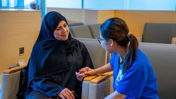 افتتاح عيادة «بركتنا» لتوفير الرعاية الصحية للمرضى من كبار المواطنين