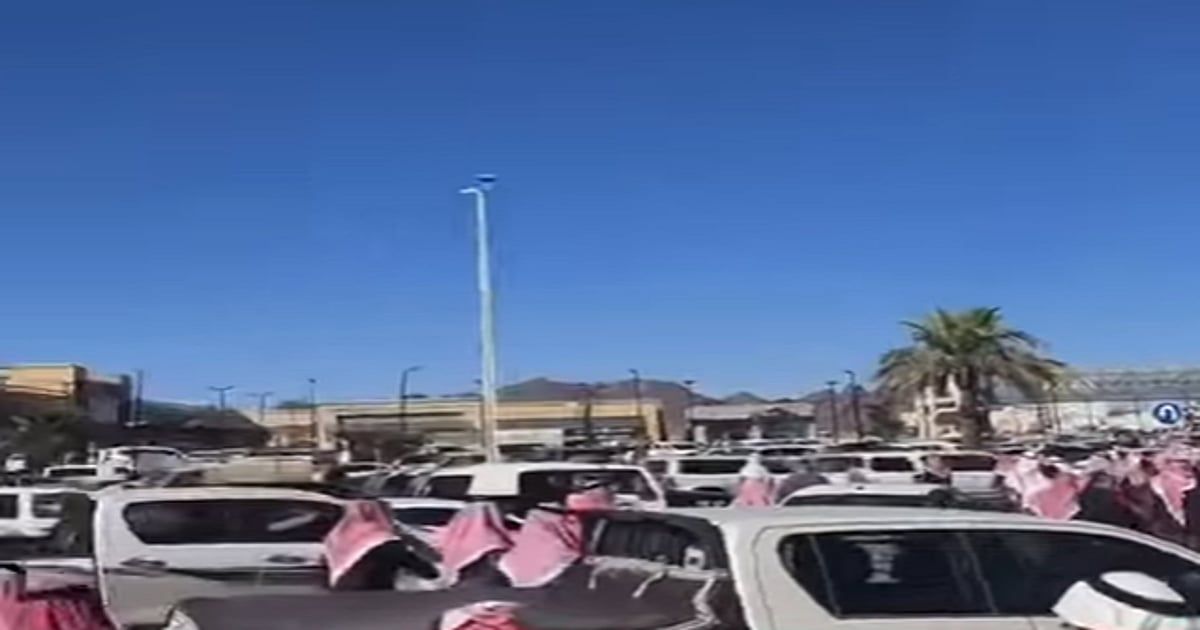 جُمُوع غفيرة تُشيّع مشهور سناب شات "أبو مرداع" في حائل