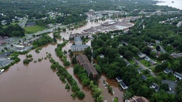 فيضانات عارمة في أجزاء من أميركا وكندا