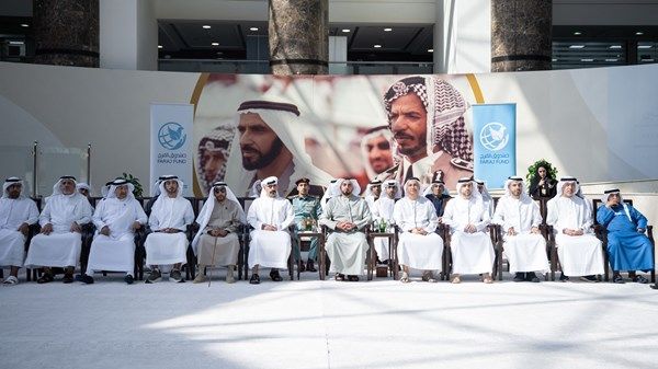 سيف بن زايد يكرم داعمي صندوق الفرج