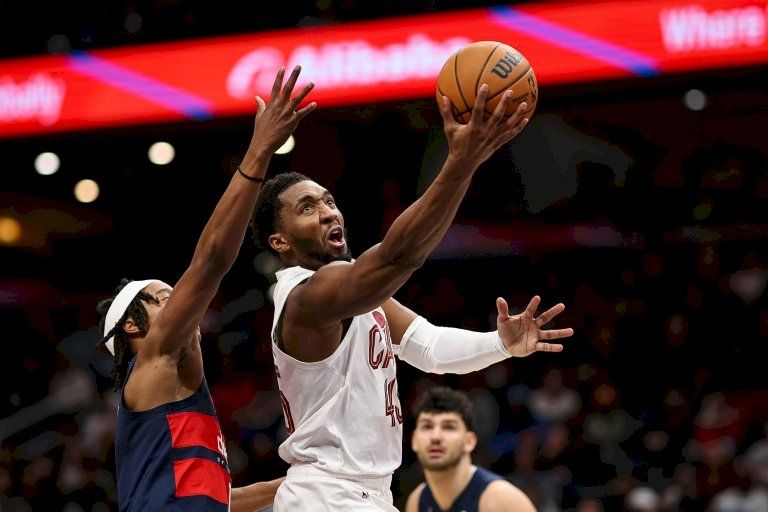 أن بي ايه: ميتشل يسجل 48 نقطة ويقود عودة كافالييرز