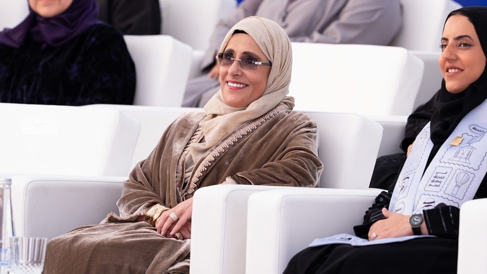 جواهر القاسمي تشهد حفل «من هنا البداية»