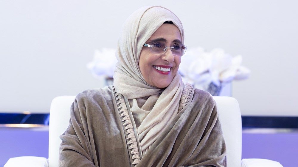 جواهر القاسمي تشهد حفل «من هنا البداية»