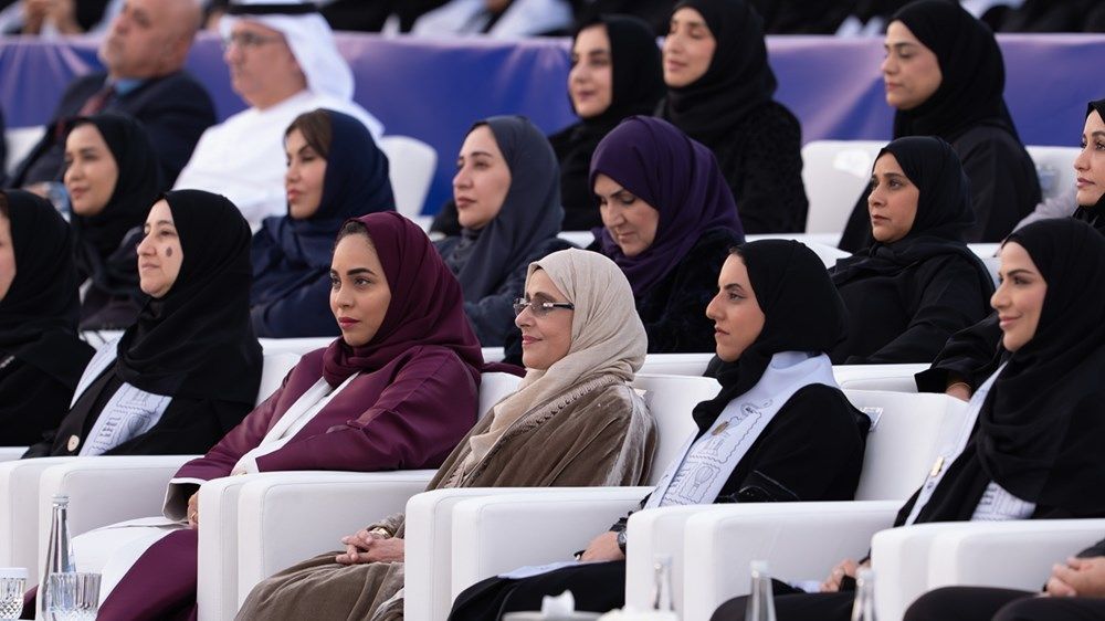 جواهر القاسمي تشهد حفل «من هنا البداية»