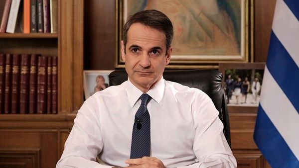 رئيس وزراء اليونان يضغط على المزارعين المحتجين لإجراء محادثات