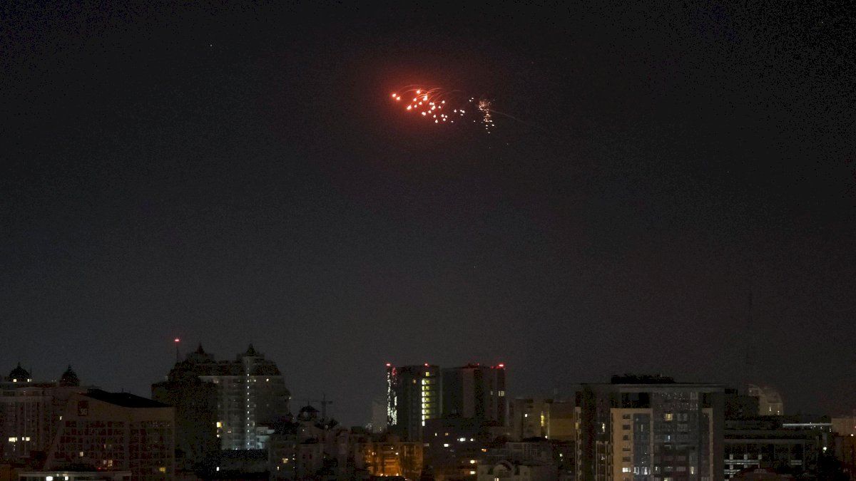 التلغراف: ما هو الشكل الجديد للحرب الروسية "الهجينة"؟