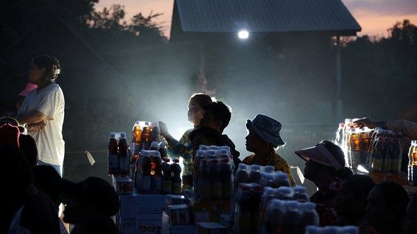 كمبوديا تغلق الحدود مع تايلاند