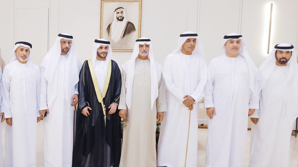 نهيان بن مبارك يحضر أفراح مواطنين في العين