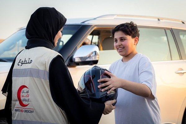 الهلال الأحمر يوزع 6 آلاف خوذة في مهرجان ليوا