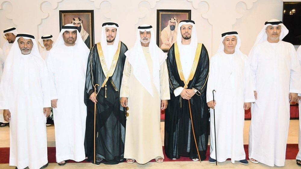نهيان بن مبارك يحضر أفراح مواطنين في العين