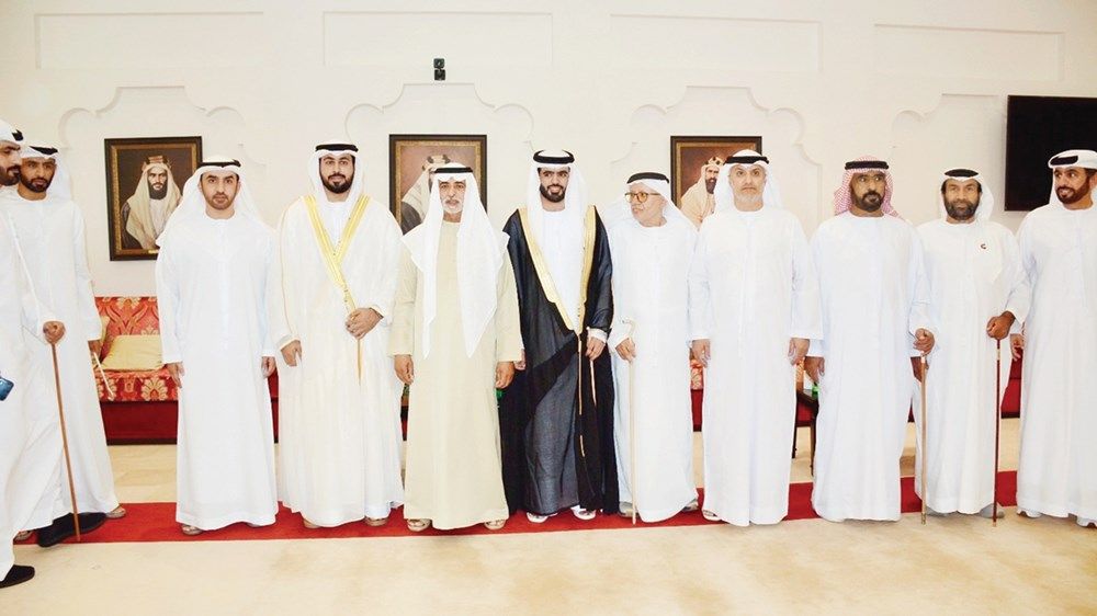 نهيان بن مبارك يحضر أفراح مواطنين في العين