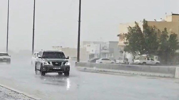 "أبوظبي للدفاع المدني" تقدم نصائح وتدعو إلى الحذر أثناء تساقط الأمطار