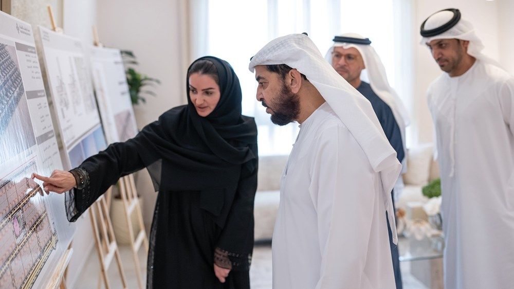 حمدان بن زايد يتفقد سير العمل في مشروع مدينة السلع السكني ومشروع بعيا السلع للبنية التحتية