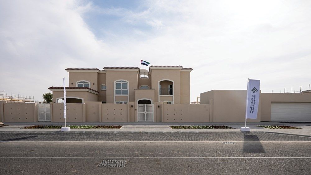 حمدان بن زايد يتفقد سير العمل في مشروع مدينة السلع السكني ومشروع بعيا السلع للبنية التحتية