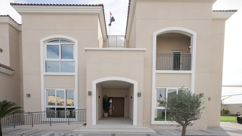 حمدان بن زايد يتفقد سير العمل في مشروع مدينة السلع السكني ومشروع بعيا السلع للبنية التحتية