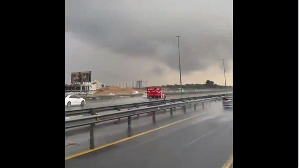 أمطار متفاوتة الغزارة على مناطق مختلفة من الفجيرة