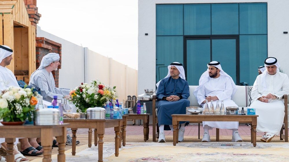 حمدان بن زايد يزور مبارك سهيل اليبهوني بمنزله في مدينة السلع