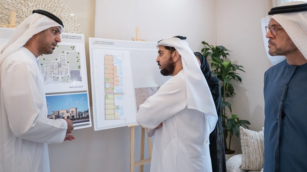 حمدان بن زايد يتفقد سير العمل في مشروع مدينة السلع السكني ومشروع بعيا السلع للبنية التحتية