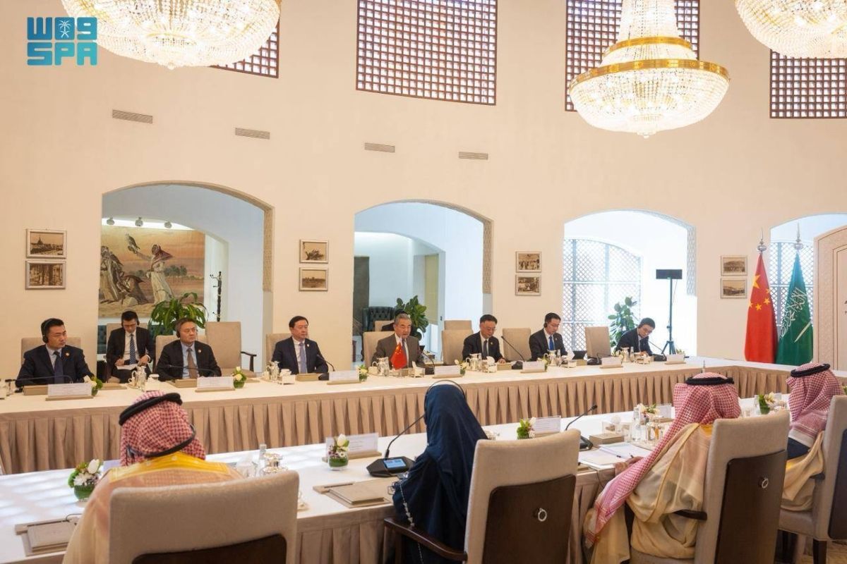وزيرا الخارجية السعودي والصيني 
يستعرضا علاقة الشراكة الاستراتيجية الشاملة بين البلدين