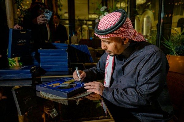 بالصور والفيديو- ثامر التركي يطلق ألبوم “بحر وجبال” مع روتانا بإشراف ياسر بوعلي