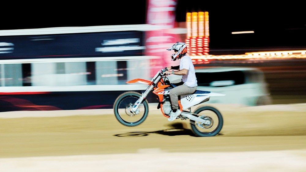 «الدراج ريس للدراجات».. إثارة وتحدٍّ في مهرجان ليوا الدولي 2026