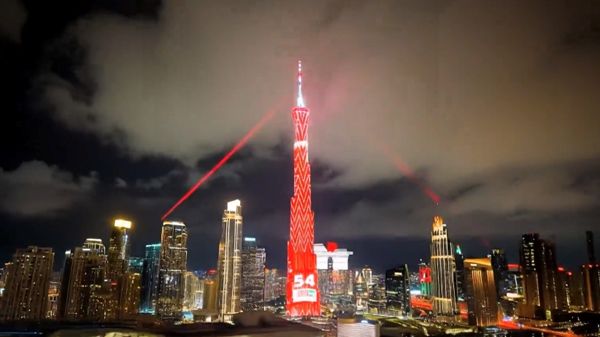 أبرز معالم الدولة تتزيّن احتفاءً باليوم الوطني لمملكة البحرين