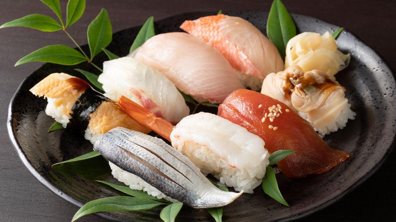 اليابان | اليابانيون يختارون «السوشي» كأكثر طبق ياباني يرغبون في تقديمه للأجانب