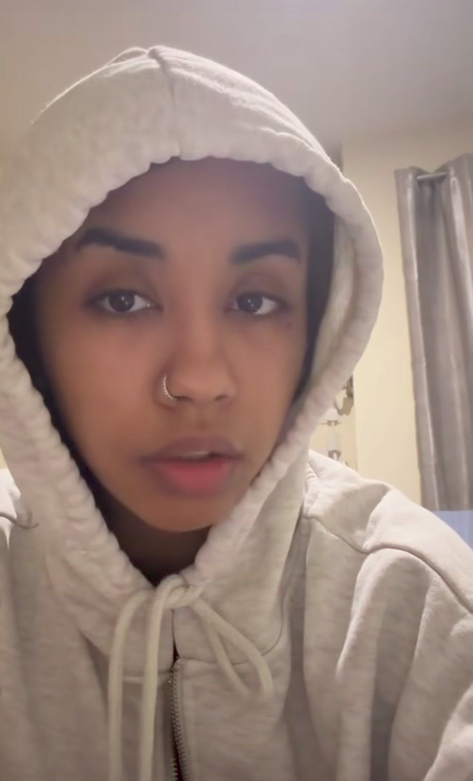 شاهد بالصورة والفيديو.. “نهلة” تخرج في مقطع ترد فيه على زوجها “ميسرة” بعد أن اتهمها بشرب “البيرة” وإقامة علاقة غير شرعية مع شاب ببريطانيا