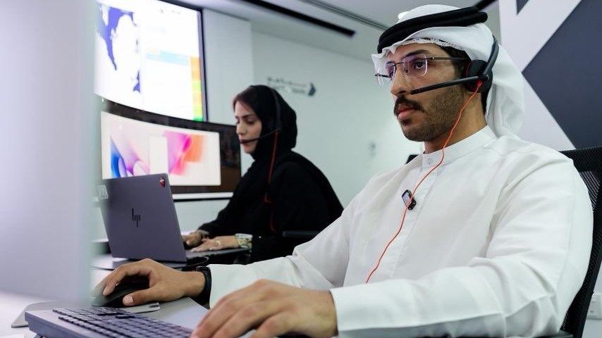 بلدية دبي: الفرق تعمل على مدار الساعة لمعالجة آثار الحالة الجوية