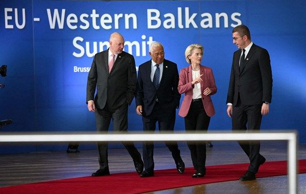 قادة الاتحاد الأوروبي يجتمعون في قمة حاسمة بشأن أوكرانيا