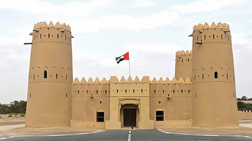 «قلاع ليوا».. نوافذ تطل على التاريخ في رحلة بـ 4 وجوه