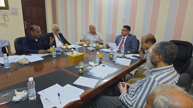 بحضور الرئيس خنبش: كلية الطب بجامعة حضرموت تحدث مناهجها