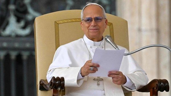 بابا الفاتيكان يحذّر من استخدام الذكاء الاصطناعي في الحروب