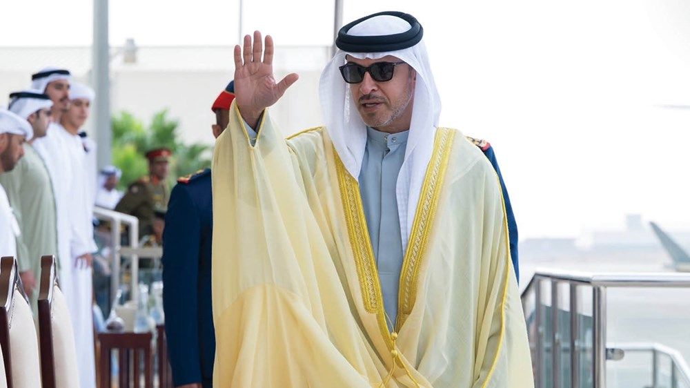 هزاع بن زايد يشهد حفل تخريج كلية خليفة بن زايد الجوية