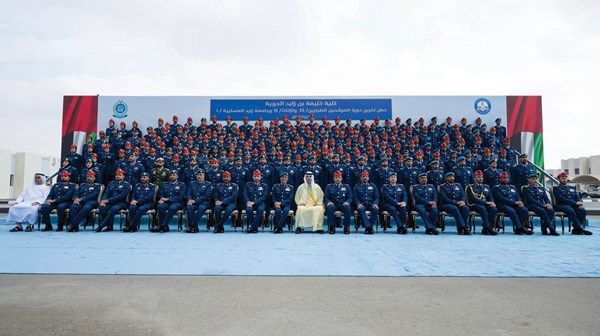 هزاع بن زايد يشهد حفل تخريج كلية خليفة بن زايد الجوية