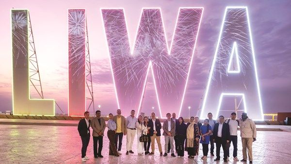 وفد من السفراء يطّلع على معالم الظفرة ويزور مهرجاني الظفرة و«ليوا الدولي»