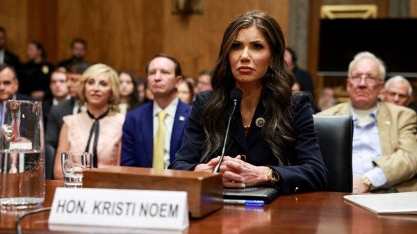 ترامب يوقف برنامج قرعة "جرين كارد"