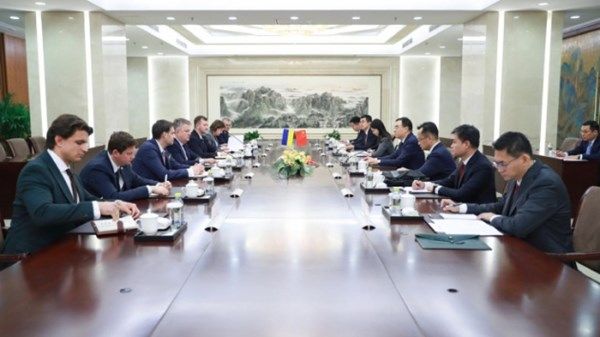 مسؤول أوكراني كبير يجري مباحثات في الصين