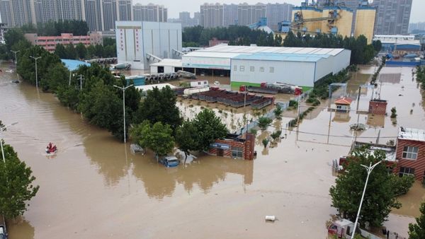 الصين تصدر إنذاراً باللون الأزرق لمواجهة العواصف