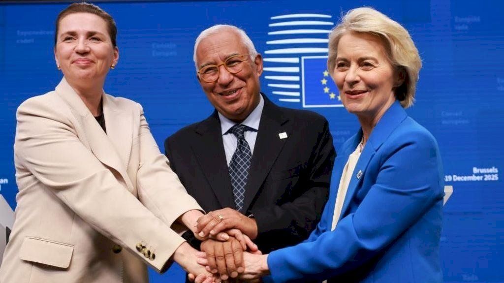 لن يستخدموا أصول روسيا المجمدة.. الاتحاد الأوروبي يوافق على قرض بقيمة 90 مليار يورو لأوكراني