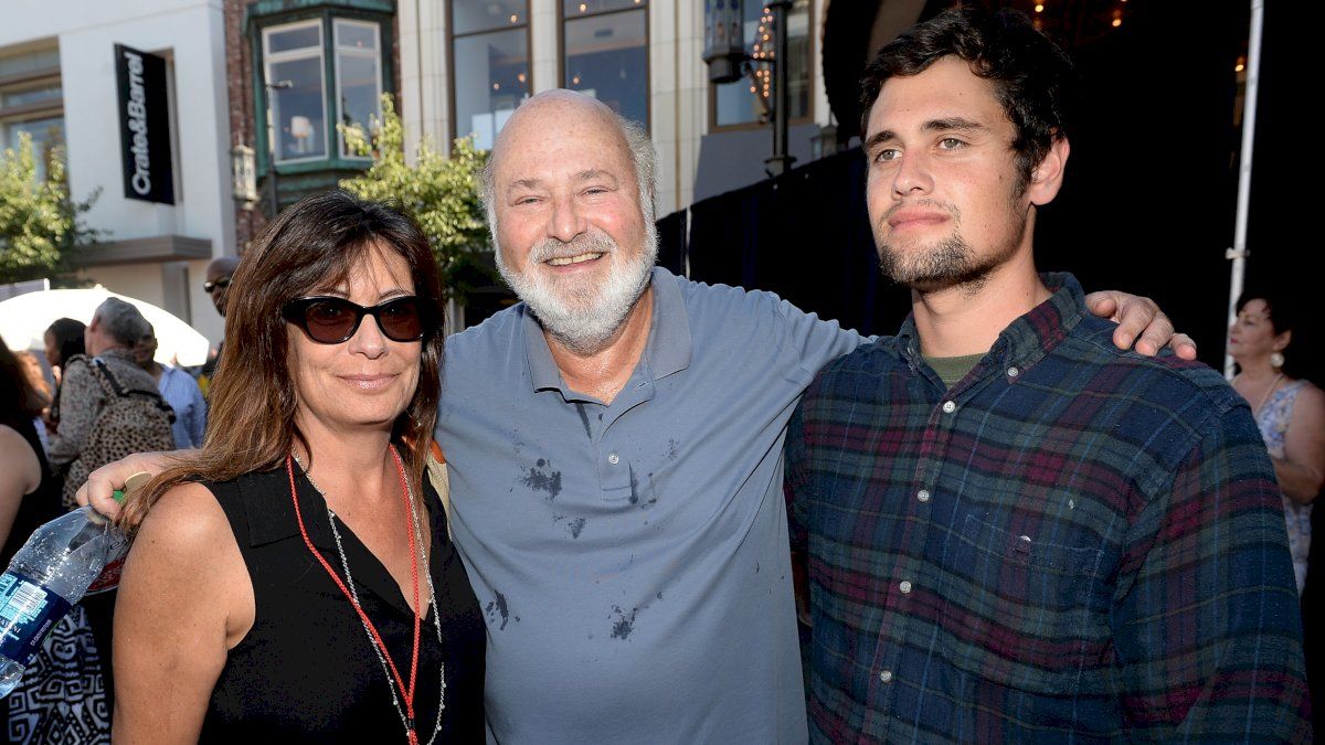 مفاجأة.. نيك راينر "مجنون" والبراءة من قتل والديه قائمة