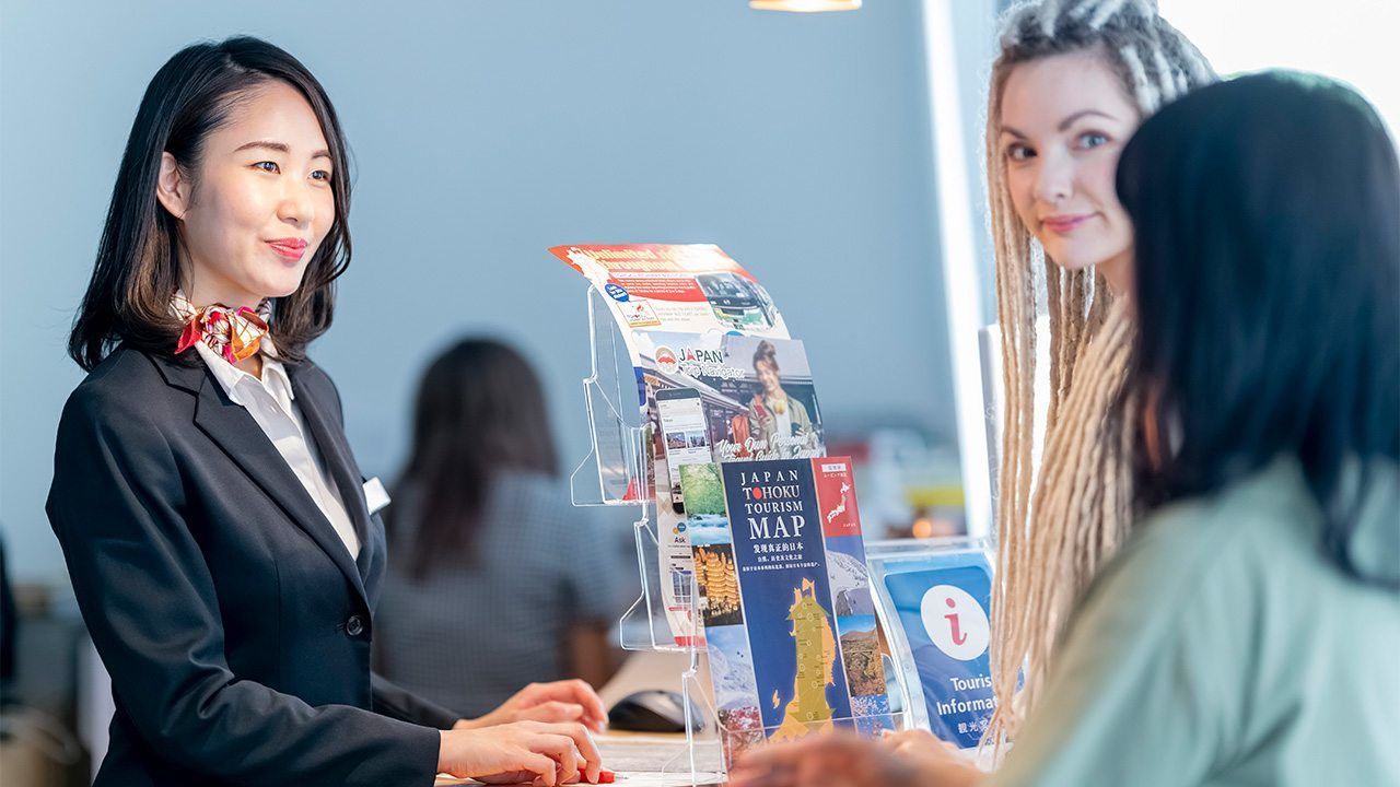 اليابان | نقص حاد في العمالة يضغط على الخطوط الأمامية لقطاع السياحة في اليابان