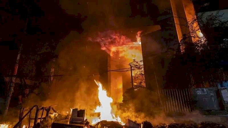 احتجاجات في بنغلاديش بعد مقتل أحد قادة الاحتجاجات الشبابية