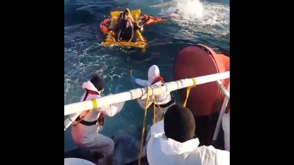 إيطاليا تنقذ عشرات المهاجرين قبالة ساحل لامبيدوزا