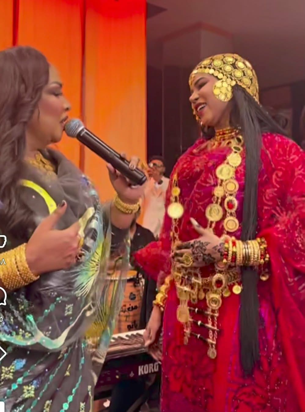 شاهد بالصورة والفيديو.. عروس سودانية تبهر الفنانة هدى عربي بعد أن شاركتها الرقص بطريقة ملفتة في حفل زفافها