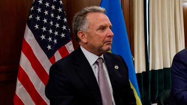 روسيا تعلّق على أنباء عن لقاء ثلاثي مع أميركا وأوكرانيا