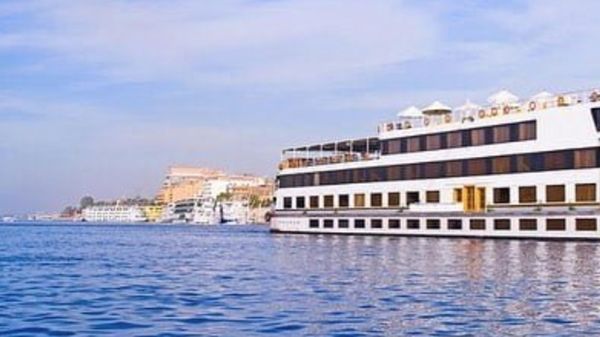 وفاة سائحة في حادث تصادم بين مركبين سياحيين في الأقصر