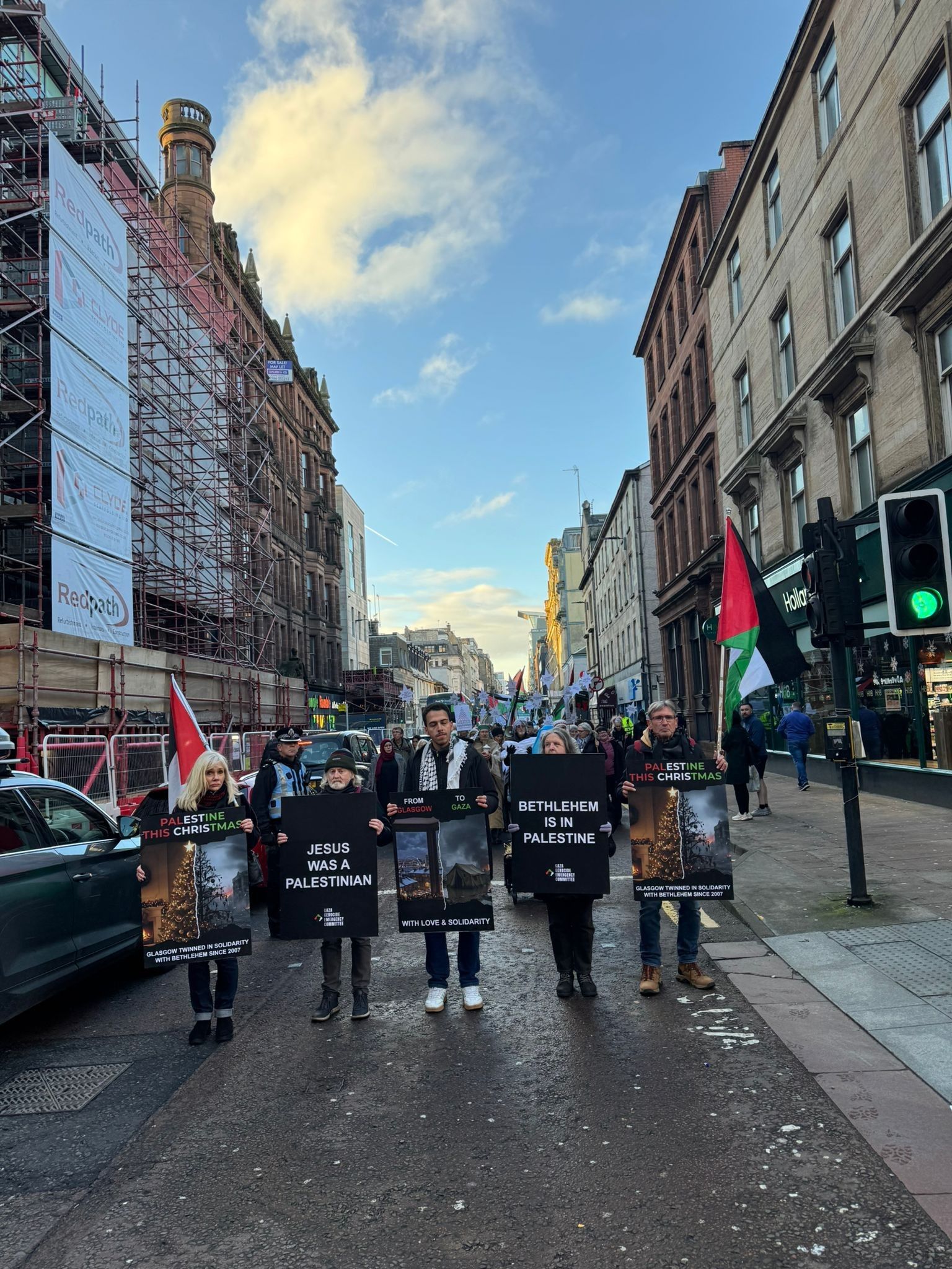 بالصور: اسكتلندا تتظاهر دعما لفلسطين وتندد بالإبادة الجماعية في غزة