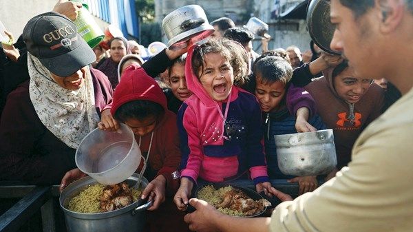 المتحدثة باسم «الصليب الأحمر» لـ «الاتحاد»: الظروف المعيشية في غزة لا تزال قاسية للغاية