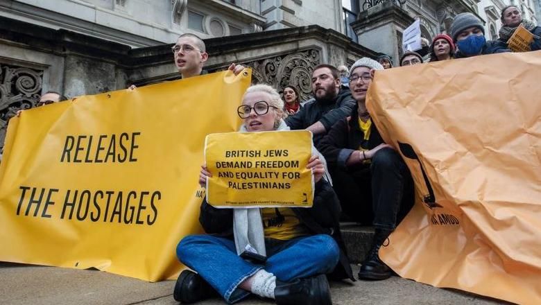 لماذا يشهد يهود بريطانيا أكبر تحول لهم منذ 60 عاماً؟